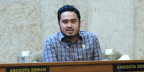 Baleg DPR RI Dorong Pengetatan Syarat PMI Ke Luar Negeri di RUU Migran