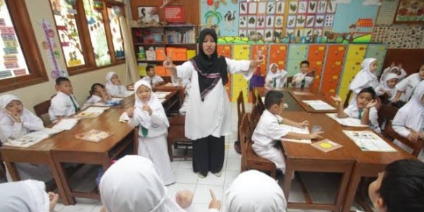 DPRD DKI Usul Pemprov Tambah Dana Hibah Bagi Guru Madrasah