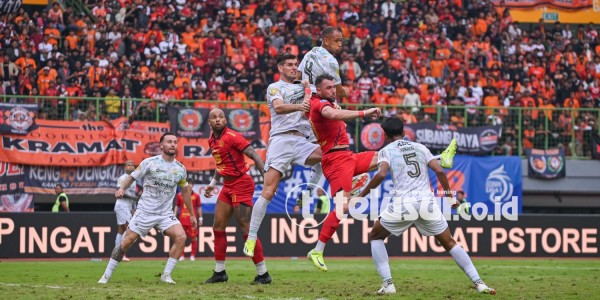 Carlos Pena Akui Persib Tim Berkualitas, Minta Para Pemain Persija Lebih Dewasa