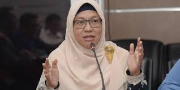 Anggota Komisi X DPR Ledia Hanifah Tanggapi Kebijakan Pembebasan Ijazah di Jawa Barat