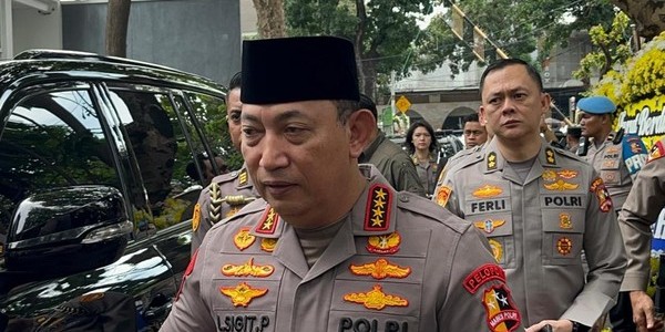 Melayat ke Rumah Mantan Wakapolri, Kapolri: Polri Kehilangan Sosok Syafruddin