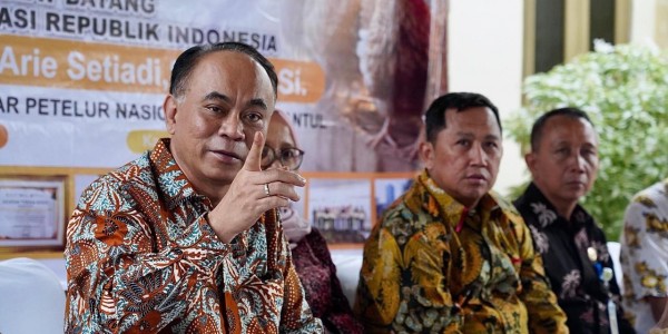 Menkop: Kerja Sama Pemerintah dan Koperasi Bantu Stabilkan Pakan Ternak Jelang Ramadan