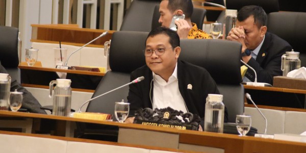 Sonny Danaparamita Desak Menteri Trenggono Segera Klarifikasi Soal 'Kades Kohod Siap Bayar Rp 48M'