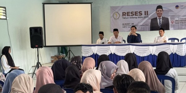 Masyarakat Leuwisadeng Harapkan Ada Perbaikan Jalan