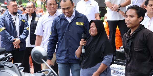 Polda Metro Kembalikan Motor Hasil Curanmor ke Pemiliknya 