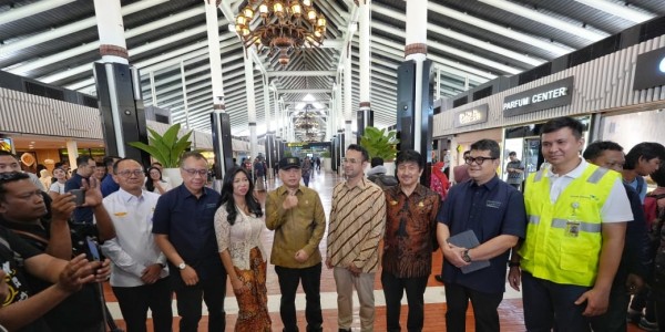 Menhub Pastikan Kesiapan Transportasi Udara Jelang Puncak Arus Mudik