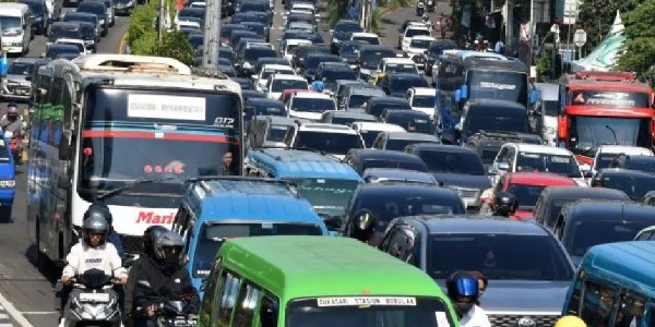 Antisipasi Kemacetan Lebaran, Gubernur Dedi Mulyadi Liburkan Supir Angkot dan Tukang Ojek di Puncak