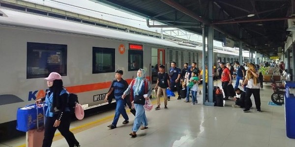 KAI Group Layani 11,8 Juta Pelanggan Selama Angkutan Lebaran 2025