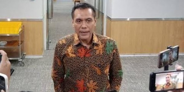 Satpol PP DKI Bubarkan Paksa Masa 'UU TNI' Berkemah di Depan DPR, Stafsus: Atas Nama Gubernur Kami Mohon Maaf