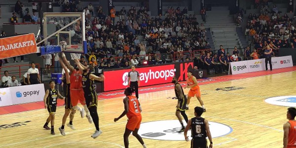 IBL 2025: Pelita Jaya Sudahi Perlawanan Ketat Kesatria Bengawan Solo 69-66
