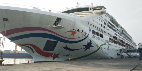 Polisi Amankan Kapal Pesiar Mewah MS. Star Voyager yang Sandar di Tanjung Priok 