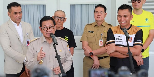 Temui Pramono di Balai Kota, CEO Persebaya Bersepeda Dari Surabaya ke Jakarta