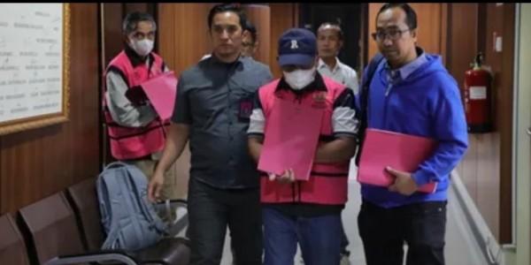 Sebelum Ditangkap, Hakim Djuyamto Titip Tas ke Satpam PN Jaksel Berisi Dolar
