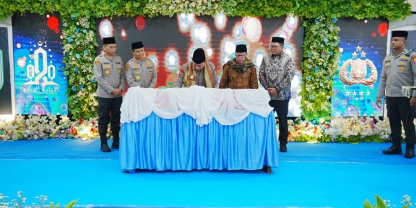 Kunjungi Buntet Pesantren Cirebon, Kapolri Resmikan Pondok