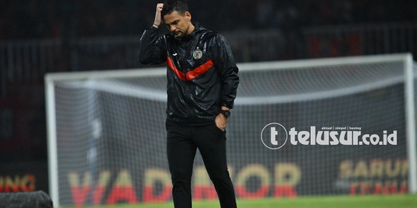 Persija Jakarta Umumkan Pecat Pelatih Carlos Pena