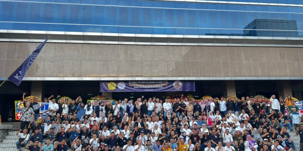 500 Keluarga Alumni Fakultas Teknik Universitas Borobudur Gelar Silaturahmi Sekaligus Beri Santunan