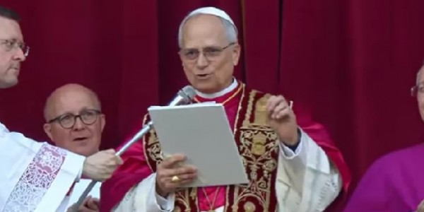 Robert Francis Prevost Terpilih Jadi Paus ke-267, Asap Putih dan Sorak Sorai Sambut Pemimpin Baru Gereja Katolik