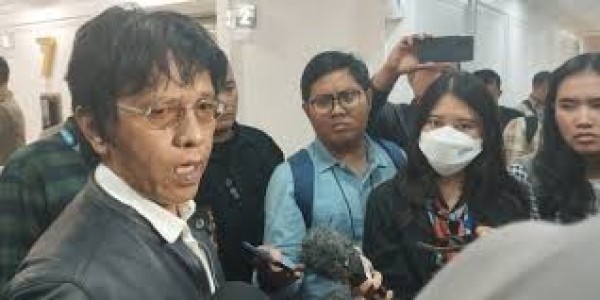 Adian Napitupulu Desak Regulasi Ojek Online Segera Disahkan: “15 Tahun Negara Diam atas Pelanggaran Hukum”