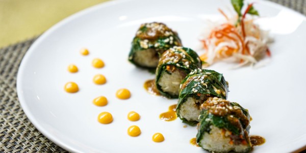 Midtown Hotel Surabaya Sajikan Menu Inovatif “Rendang Sushi” Sambut Hari Raya Idul Adha