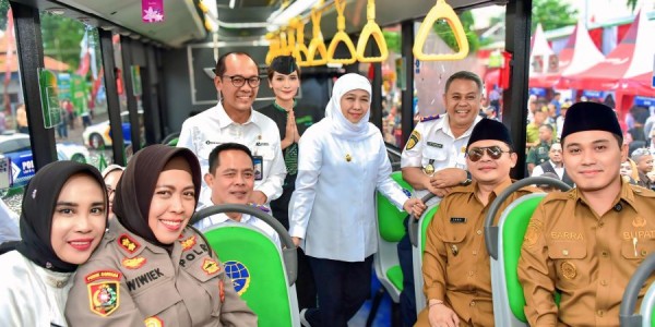 Gubernur Khofifah Wujudkan Aspirasi Buruh saat May Day, Bus Trans Jatim Koridor VI Mojokerto - Sidoarjo Resmi Beroperasi