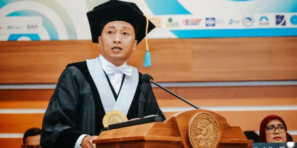 Pakar UNAIR Jelaskan Dampak Negatif Penggabungan Grab dan GoTo