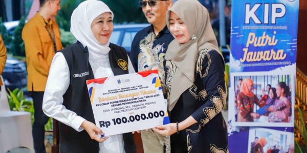 Tekan Angka Kemiskinan Esktrem, Gubernur Khofifah Salurkan Bantuan dan Zakat Produktif Untuk Masyarakat Mojokerto