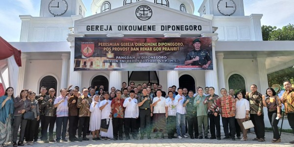 Moderasi Beragama, Pelabuhan Tanjung Emas Semarang Salurkan Bantuan 25 Juta untuk Pembangunan Gereja Kodam IV