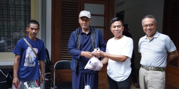 NasDem Jabar Bagikan 1.500 Paket Daging, Kang Rachmat: Momentum Berbagi untuk Masyarakat