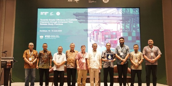 TPS dan Institusi Kepabeanan ASEAN Bahas Efisiensi Pengelolaan Logistik Internasional dan Koordinasi Lintas Batas di Surabaya