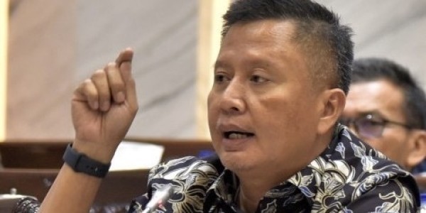 Harga Minyak Meroket Usai AS Serang Iran, Pemerintah Harus Antisipasi Beban APBN