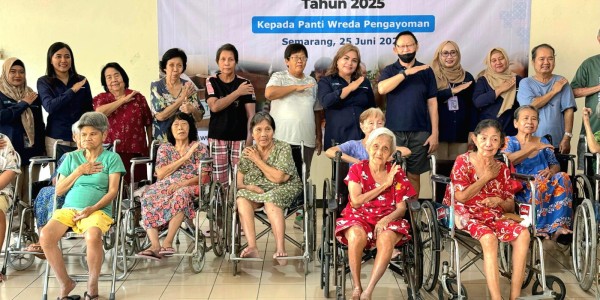 Pelindo Berbagi 600 Paket Sembako Dalam Rangka Pelindo Day Ke-4 Di Wilayah Regional 3 Sub Regional Jawa