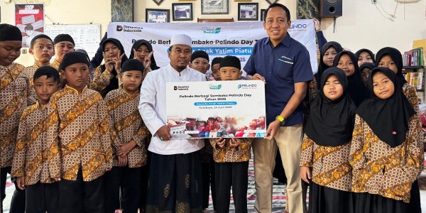 Pelindo Terminal Petikemas Salurkan Ratusan Paket Sembako untuk Anak Yatim