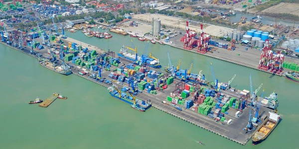Pelindo Terminal Petikemas Serahkan Pengelolaan TPK Berlian ke Terminal Teluk Lamong