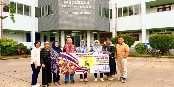 Dosen Unesa Beri Pendampingan Literasi Keuangan bagi PERMITHA di Kasetsart University, Thailand