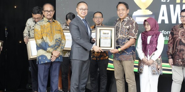 Pelindo Terminal Petikemas Raih Dua Penghargaan di Ajang TJSL & CSR Award 2025