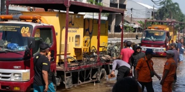 Kementerian PU Kerahkan Pompa Mobile di 14 Titik Banjir
