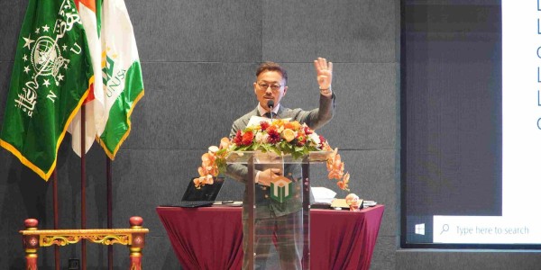 Pakar Jepang Berbagi Ilmu Tangani Anak Berkebutuhan Khusus di Unusa