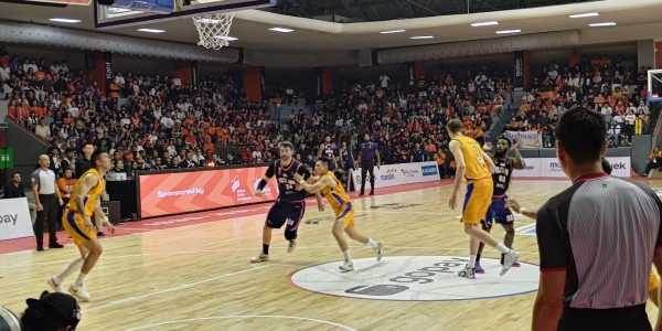 Hentikan Perlawanan Satria Muda di Gim Ketiga, Pelita Jaya Lolos ke Final IBL 2025