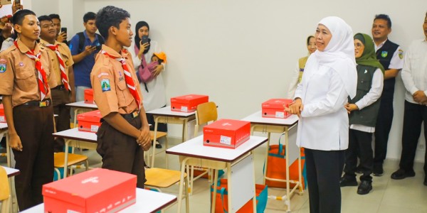 Gubernur Khofifah Tegaskan Sekolah Rakyat Adalah Cara Negara Menyalakan Harapan Keluarga Kurang Mampu