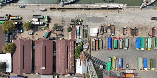Wujudkan Pelabuhan Modern dan Berkelanjutan, Pelindo Regional 3 Lakukan Penguatan Dermaga Kalimas