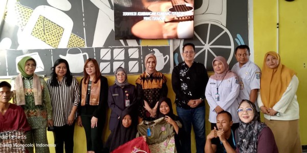 Istri Mensos RI Kunjungi Gadisku, Dorong Kemandirian Disabilitas