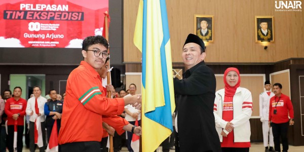 UNAIR Lepas Tim Ekspedisi 80 Gunung Arjuno, Bawa Misi untuk Berkontribusi