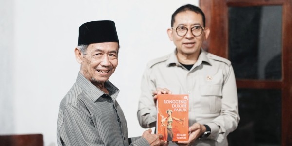 Menteri Kebudayaan Tinjau Revitalisasi Perpustakaan Ahmad Tohari