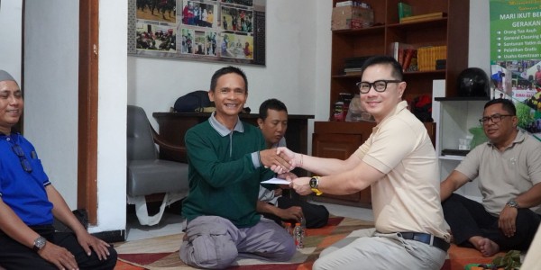 Crown Prince Hotel Perkuat Citra Sosial Lewat Aksi Bersih Masjid
