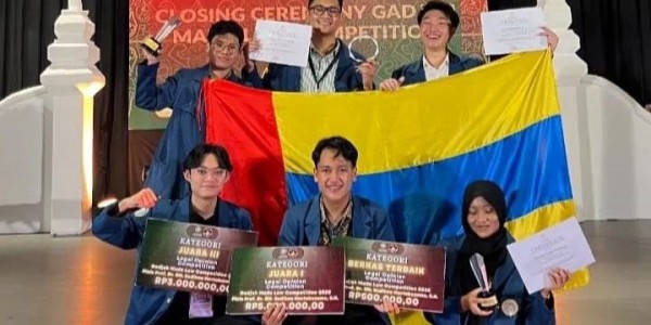 Mahasiswa FH UNAIR Borong Tiga Penghargaan di Gadjah Mada Law Competition 2025