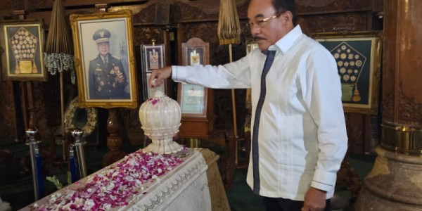 Hadirkan Pemerataan Pembangunan Sampai ke Papua  Soeharto Layak Sandang Pahlawan Nasional