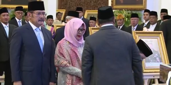 Prabowo Tetapkan Soeharto Jadi Pahlawan, Diterima Tutut dan Bambang