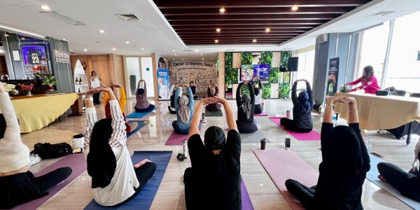 Dafam Pacific Caesar Surabaya Gelar “Mindful Morning”, Padukan Yoga dan Craft dalam Satu Pengalaman