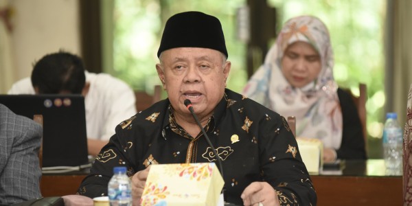 Hari Guru, Komisi X: Kesejahteraan Pendidik Masih Memprihatinkan