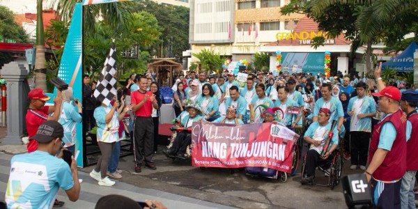 Grand Inna Tunjungan Rayakan 45 Tahun Lewat Fun Walk Inklusif Bersama Lansia dan Difabel